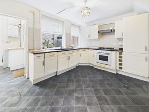 Kitchen- click for photo gallery